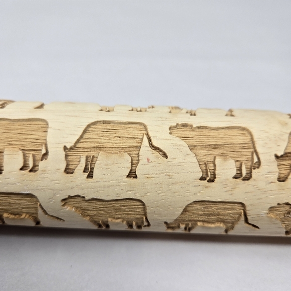 Sweet Rolling Pins Wooden Engraved Cows Shapes Imprints Cow Design Into Dough - Picture 13 of 15
